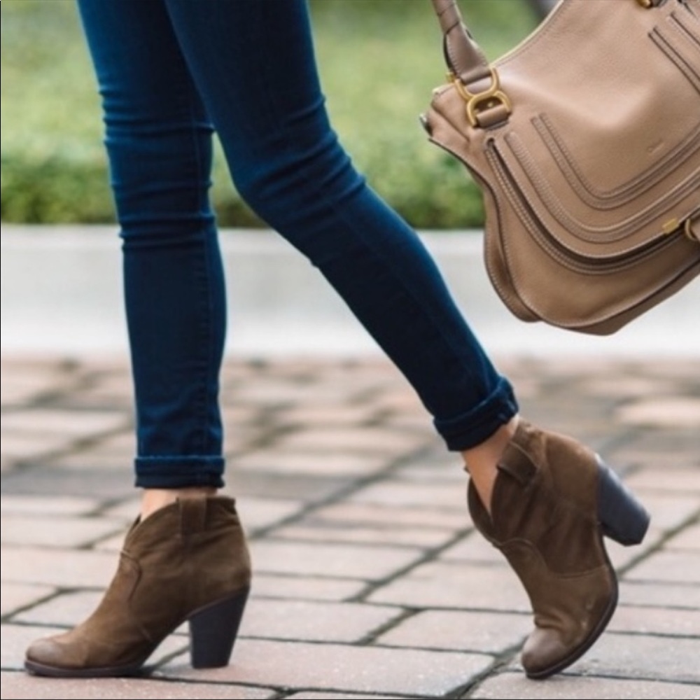 Vince Camuto ‘Hillsy’ Almond Toe Ankle Bootie - Picture 8 of 8